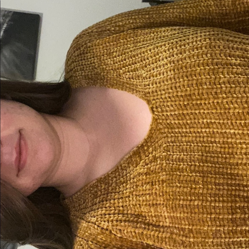 Sweater - Picture 3 of 3